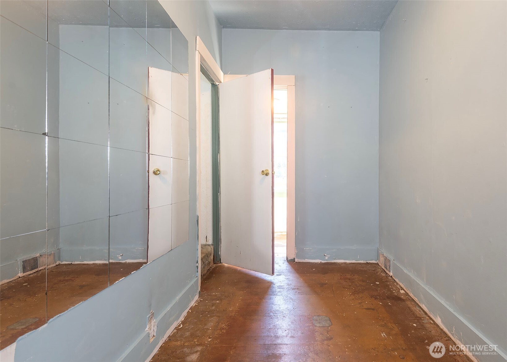 2214 N 60th Street , Seattle, WA 98103