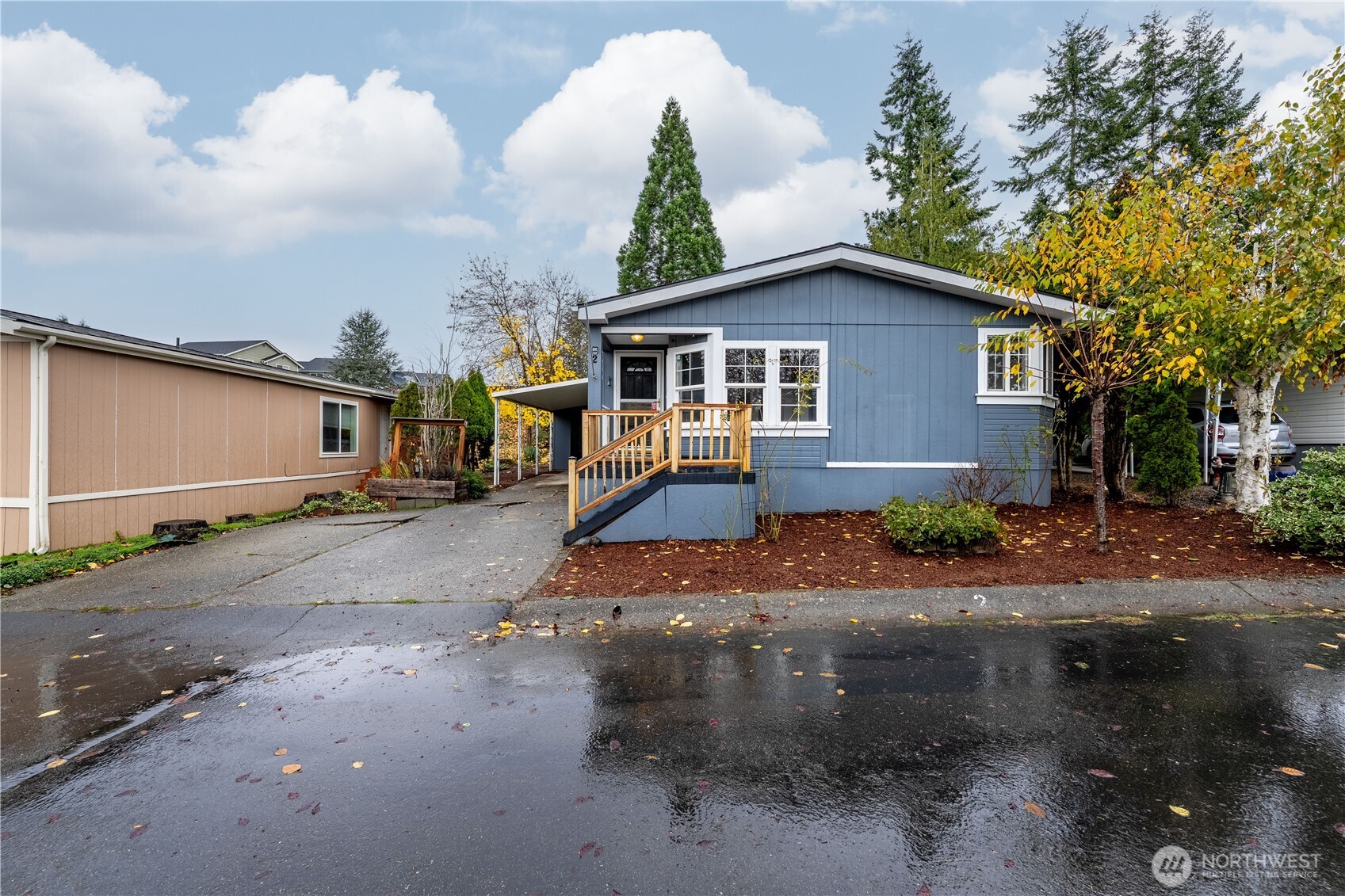 704 87th Avenue NE #2, Lake Stevens, WA 98258-2443