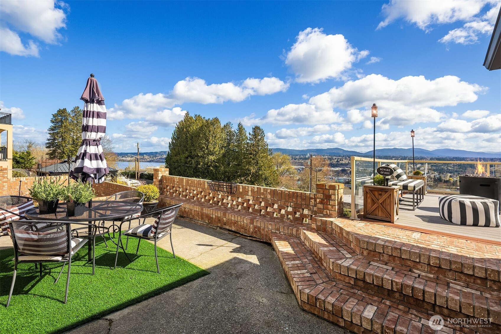 306 Seneca Place NW, Renton, WA 98057