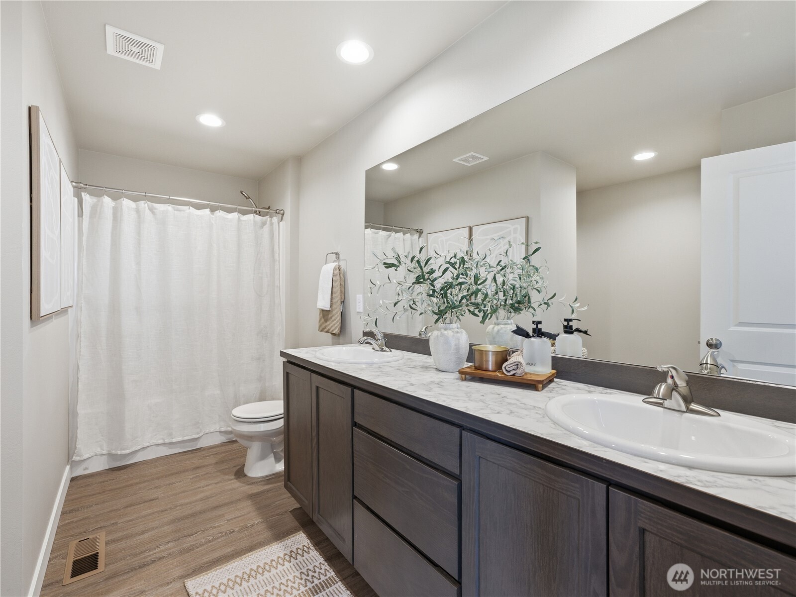 2263 S Melody Lane , East Wenatchee, WA 98802