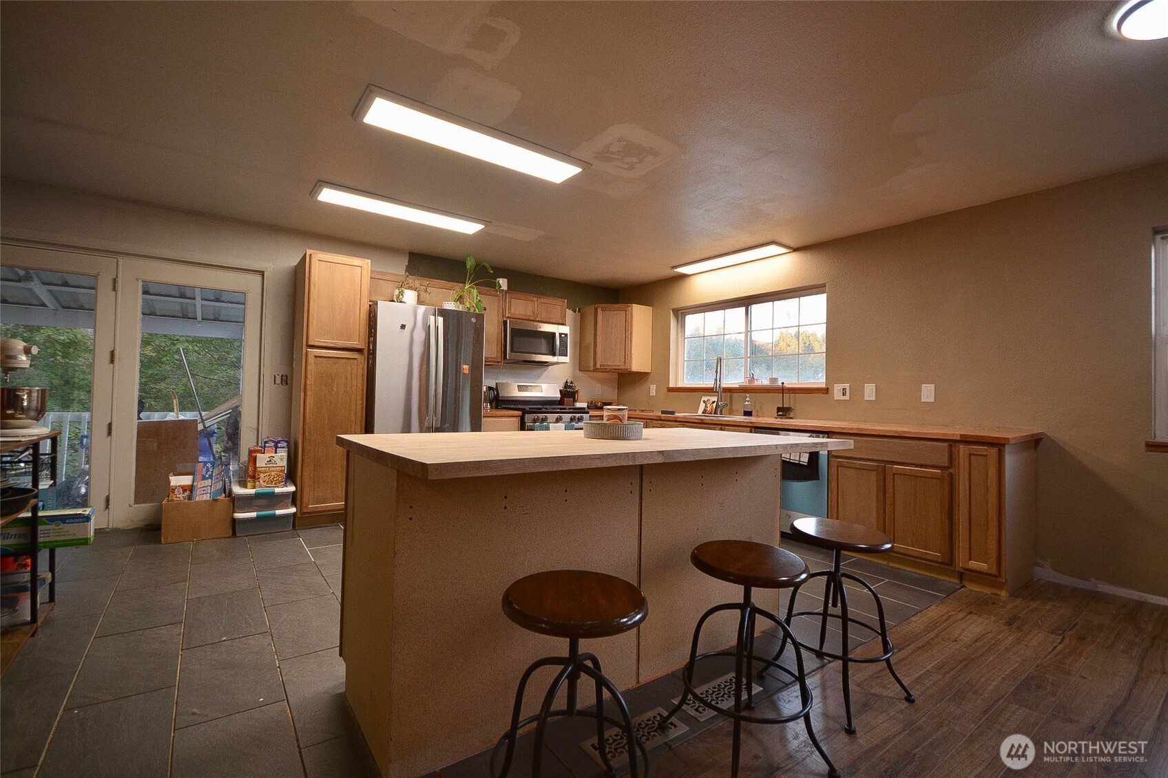 210 Brooklyn Road , Oakville, WA 98568-9715