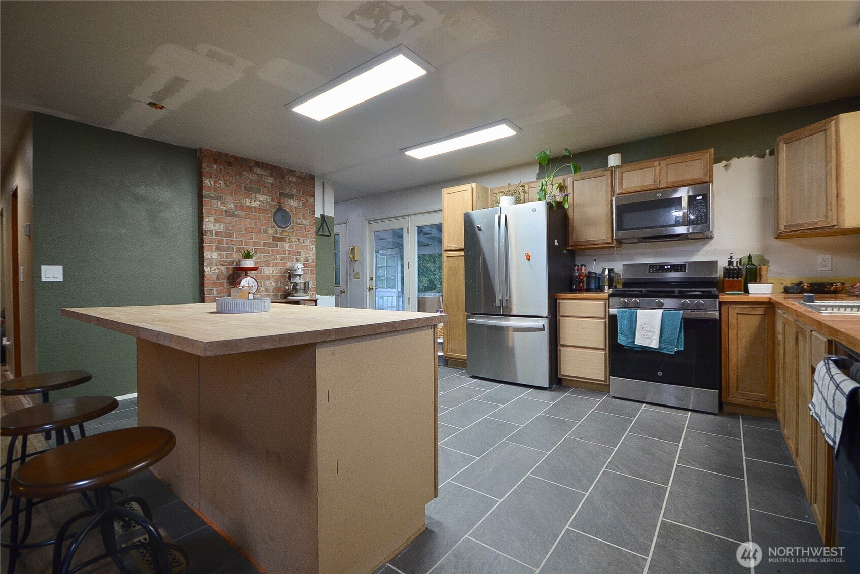 210 Brooklyn Road , Oakville, WA 98568-9715