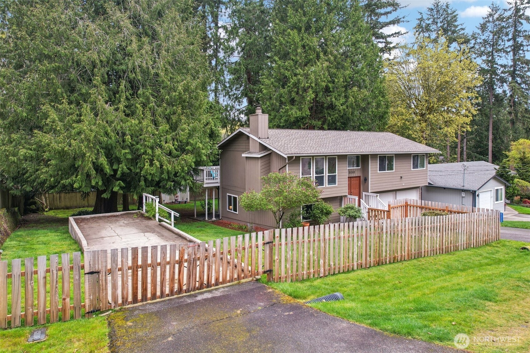 21312 NE 60th Place , Redmond, WA 98053