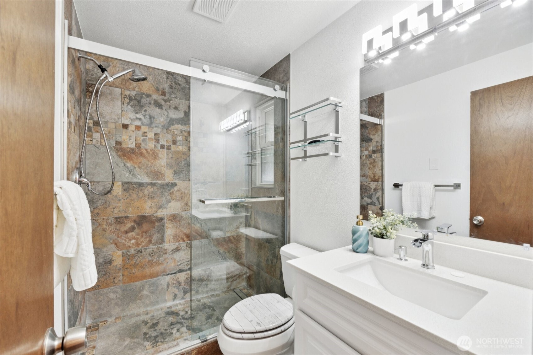 21312 NE 60th Place , Redmond, WA 98053