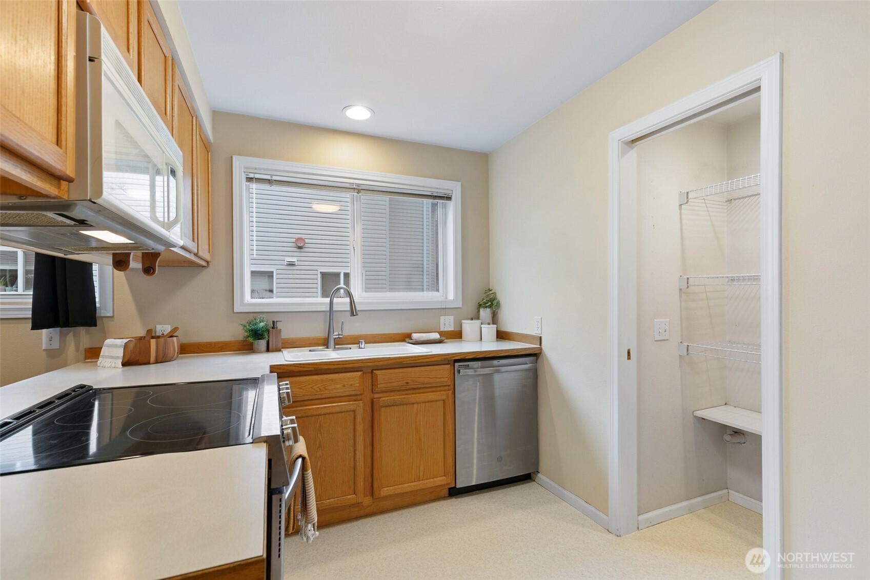 2801 NE 130th Street #C102, Seattle, WA 98125