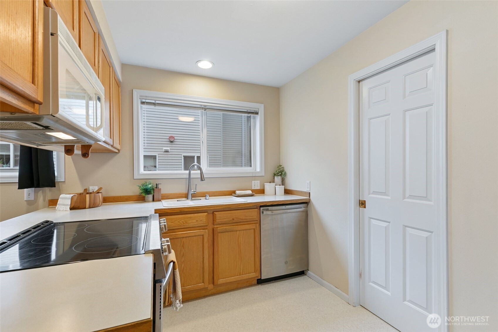 2801 NE 130th Street #C102, Seattle, WA 98125