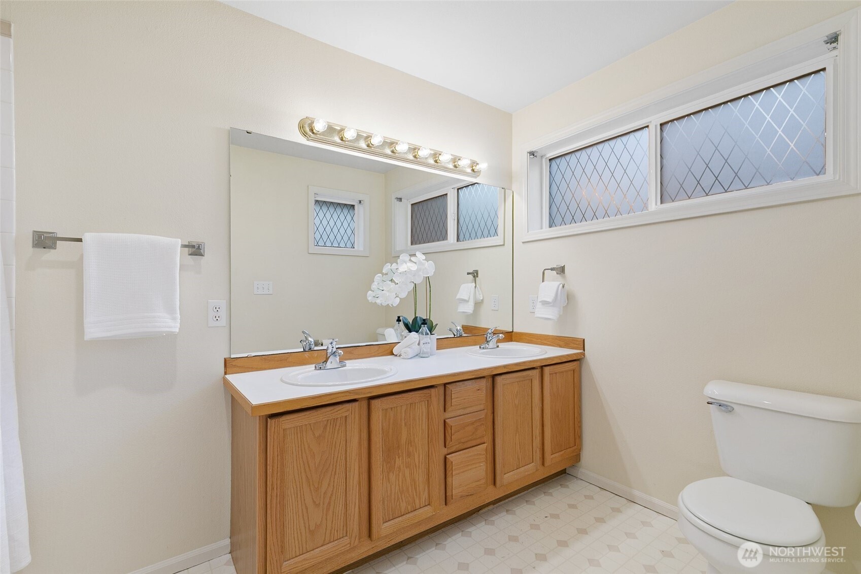 2801 NE 130th Street #C102, Seattle, WA 98125