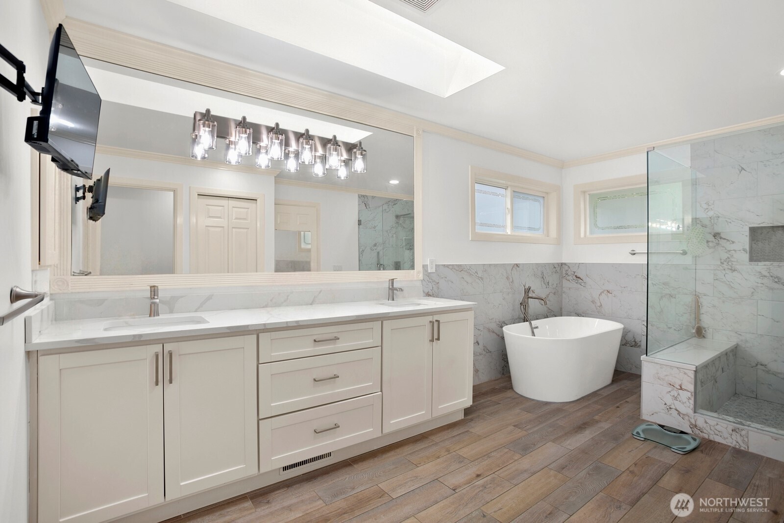 18451 NW Village Park Drive , Issaquah, WA 98027