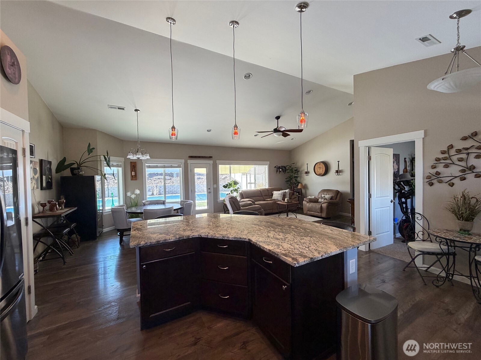 522 Adobe Way , Selah, WA 98942