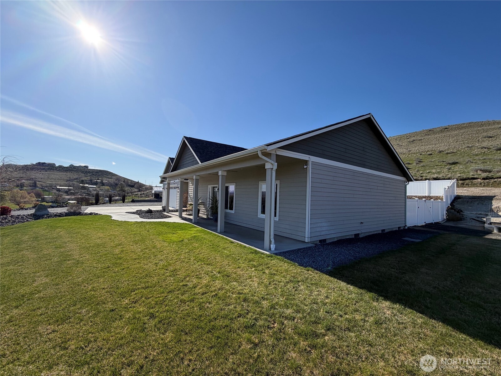 522 Adobe Way , Selah, WA 98942