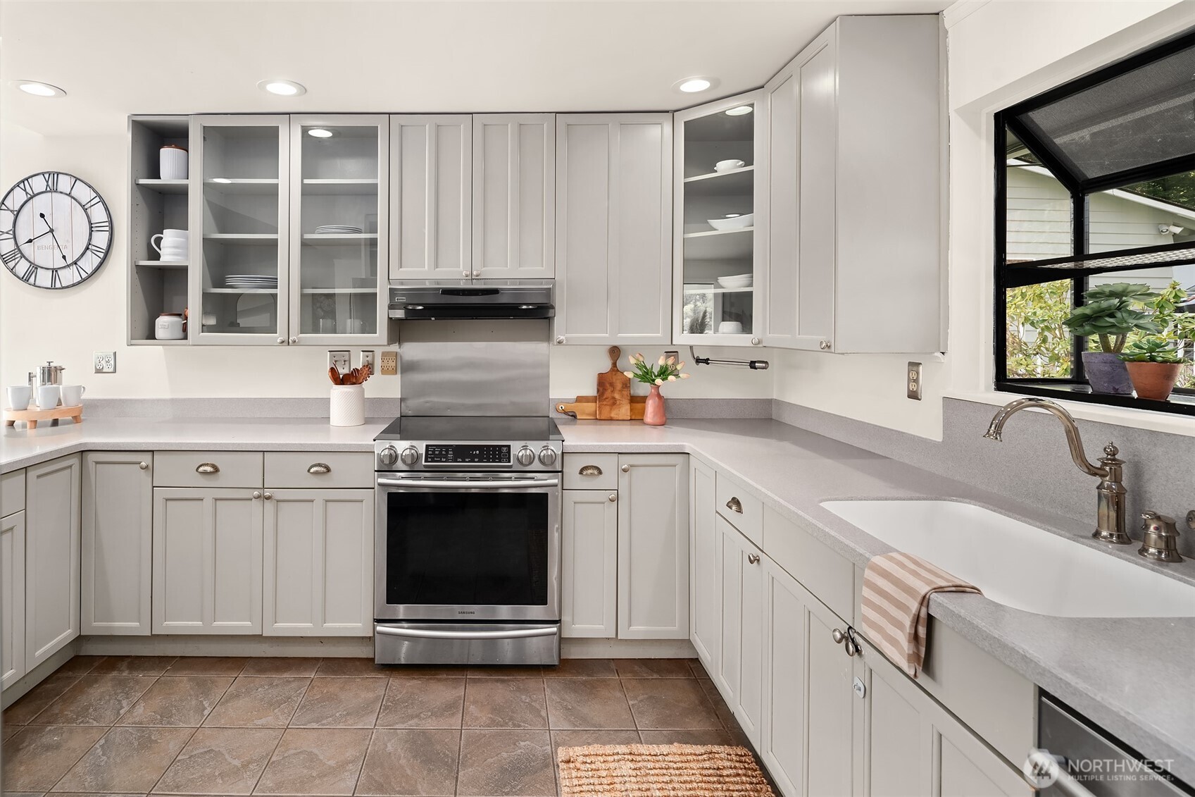 9139 SW Bayview Drive , Vashon, WA 98070