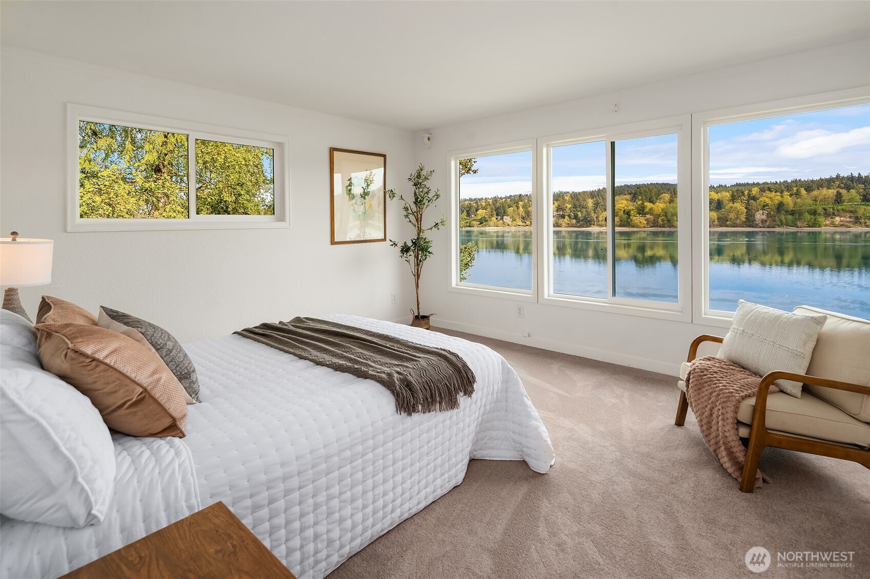 9139 SW Bayview Drive , Vashon, WA 98070