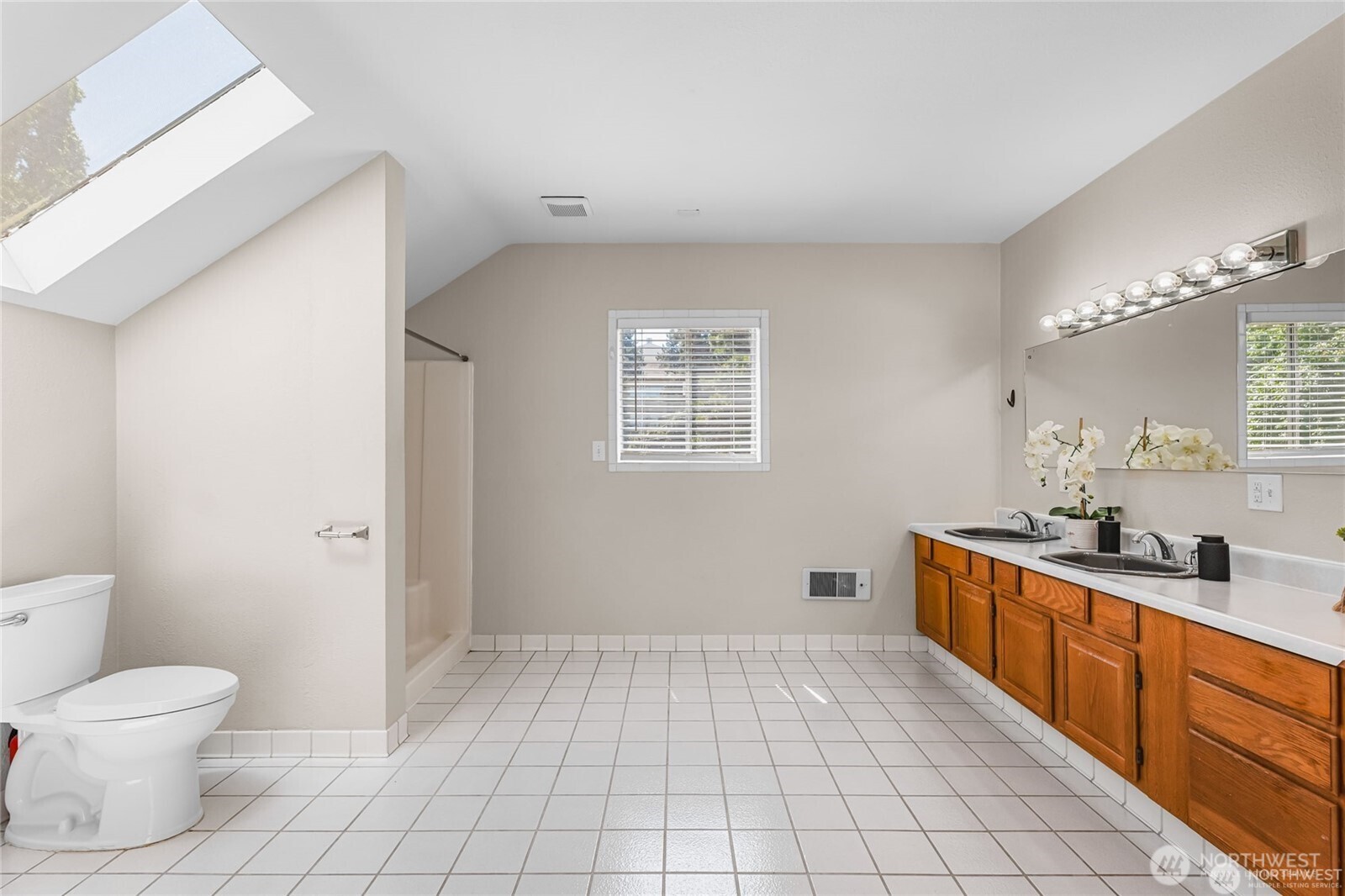 1306 E 32nd Street , Tacoma, WA 98404