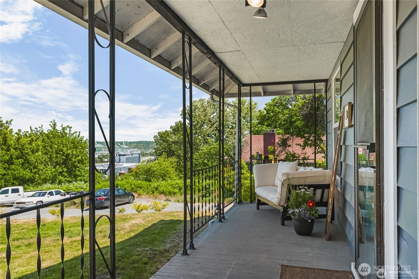 1306 E 32nd Street , Tacoma, WA 98404