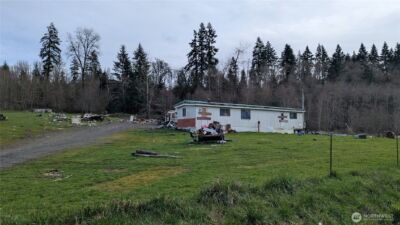 1493 Ferrier Road , Winlock, WA 98596