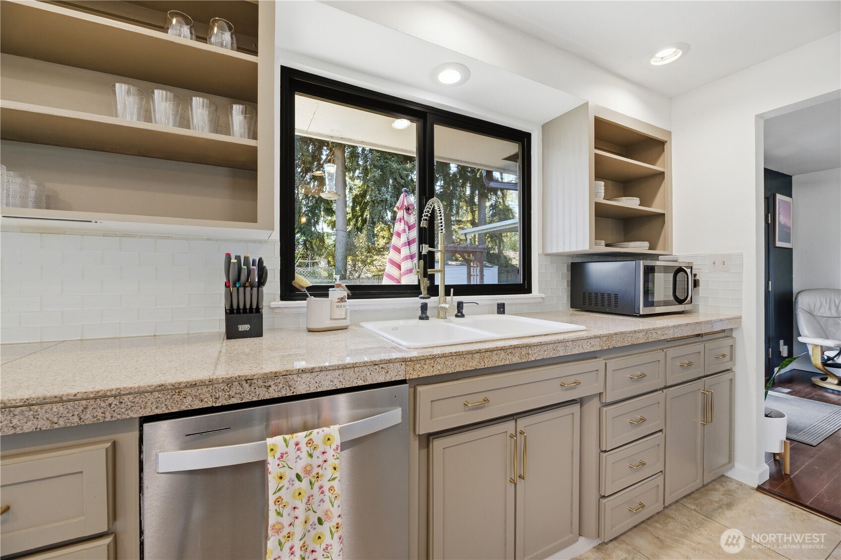 704 Fir Park Lane , Fircrest, WA 98466