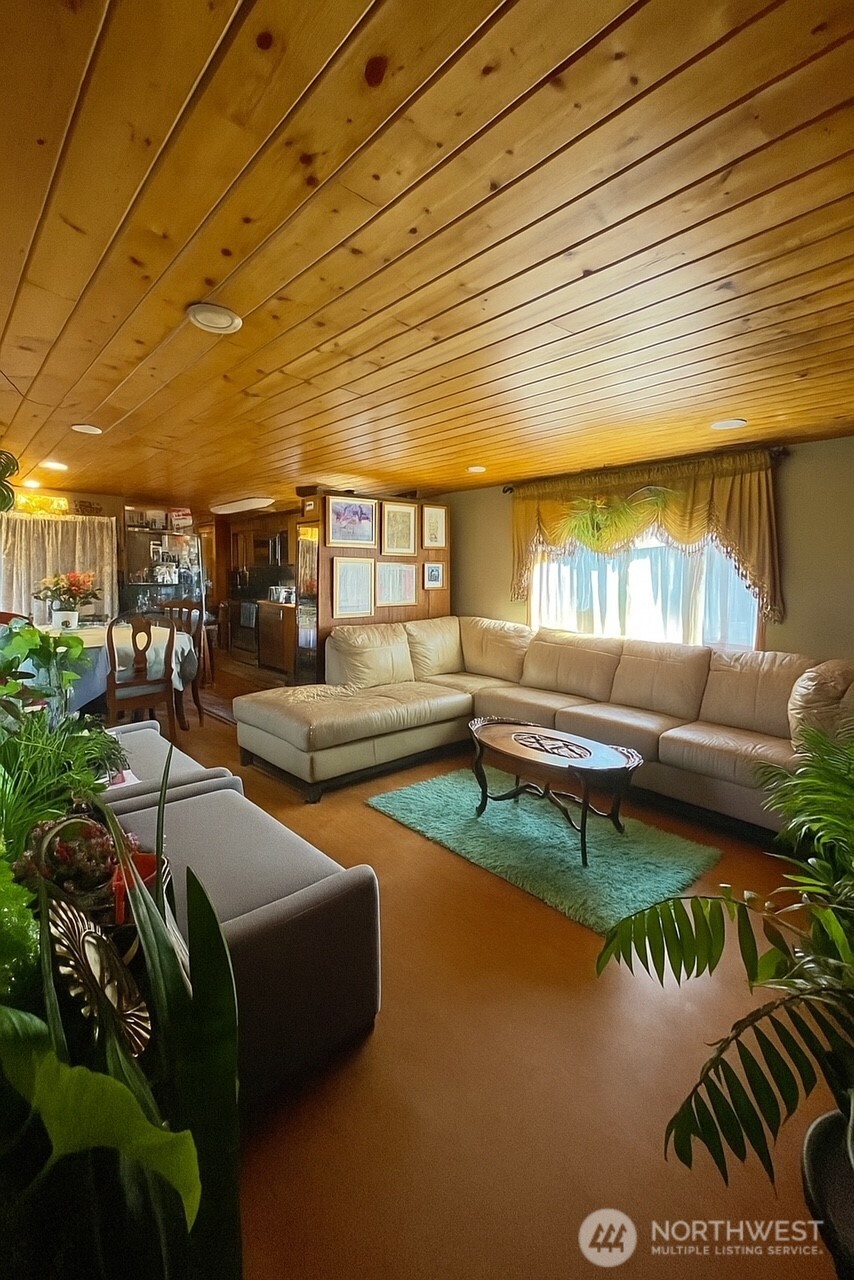 700 NW Crosby Avenue #84, Oak Harbor, WA 98277