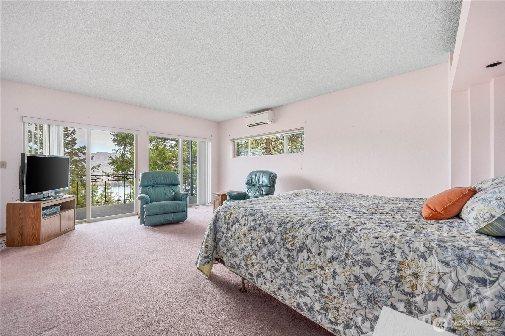 985 Guffy Road , Chelan, WA 98816