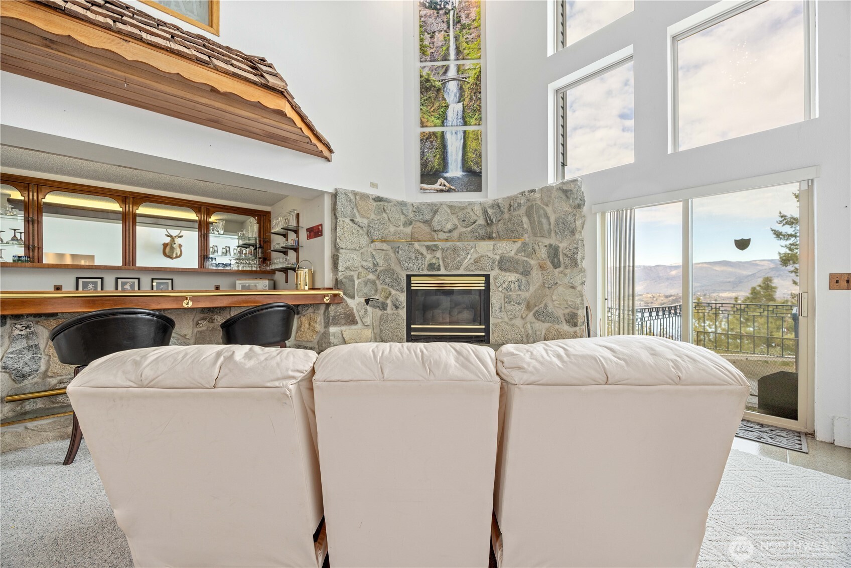 985 Guffy Road , Chelan, WA 98816