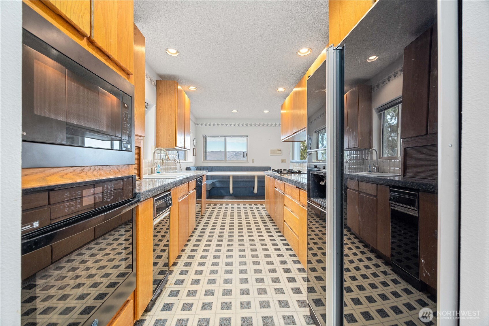 985 Guffy Road , Chelan, WA 98816