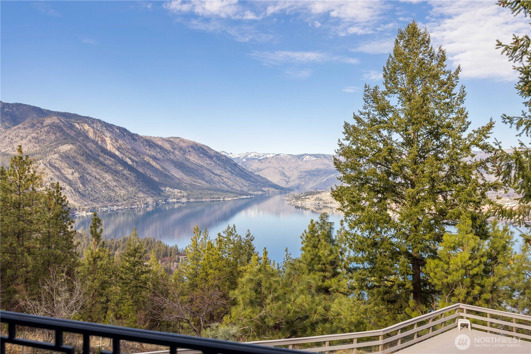 985 Guffy Road , Chelan, WA 98816