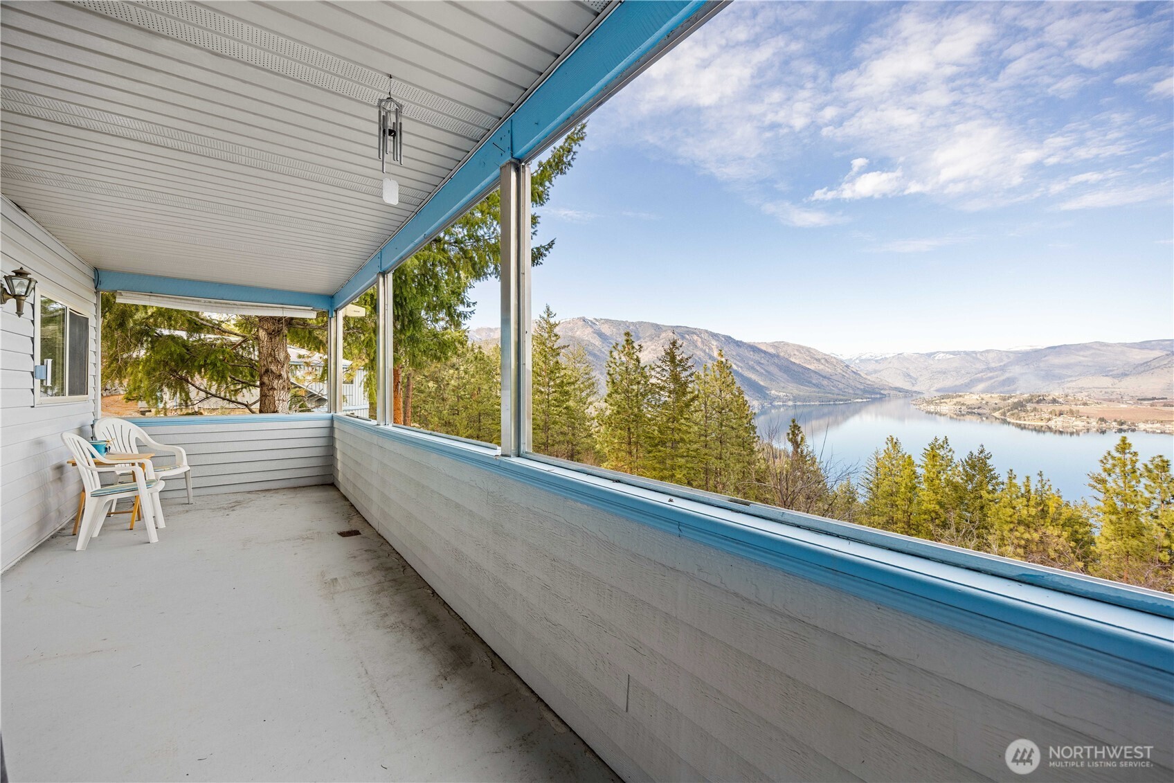 985 Guffy Road , Chelan, WA 98816