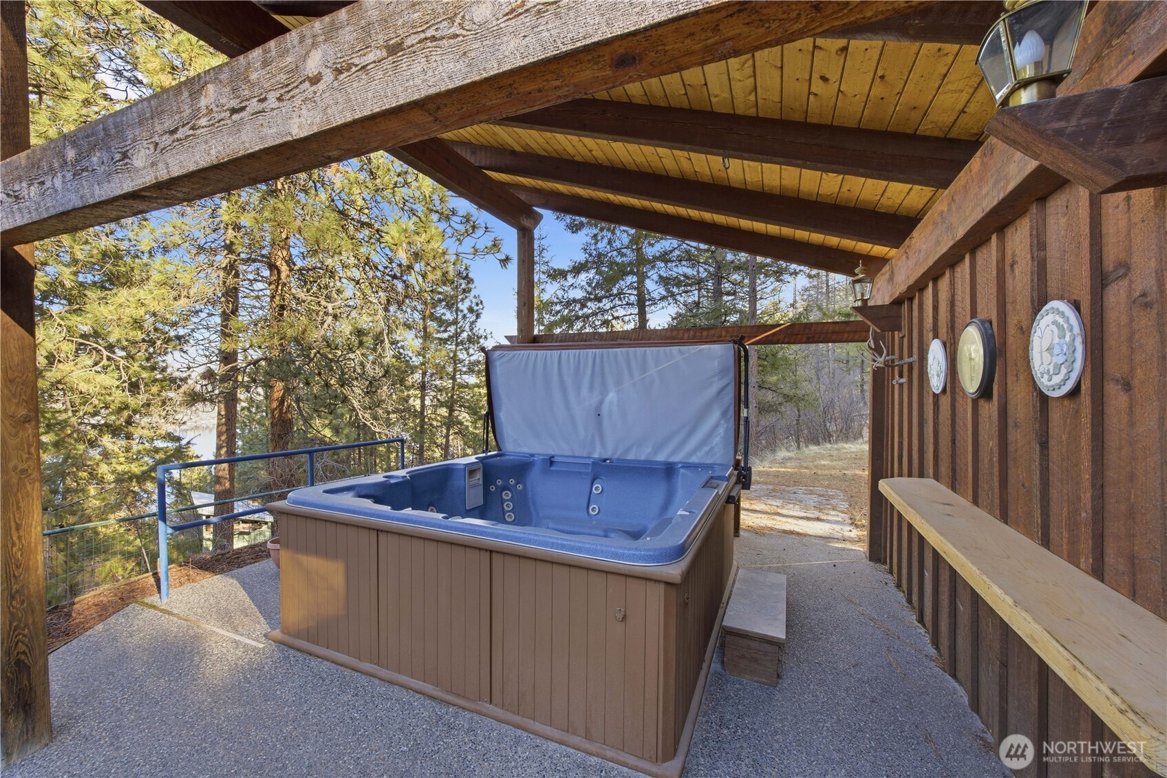 985 Guffy Road , Chelan, WA 98816