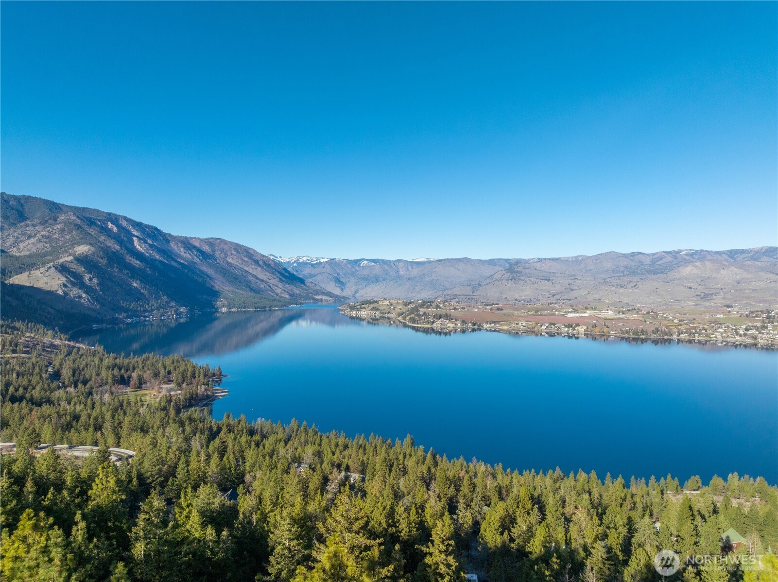 985 Guffy Road , Chelan, WA 98816