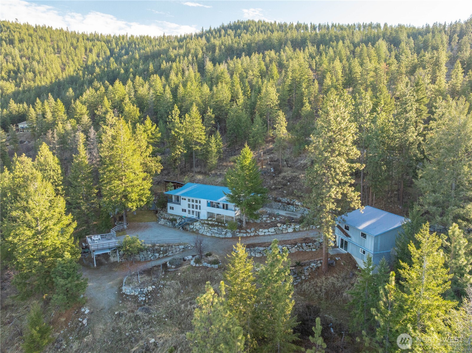 985 Guffy Road , Chelan, WA 98816