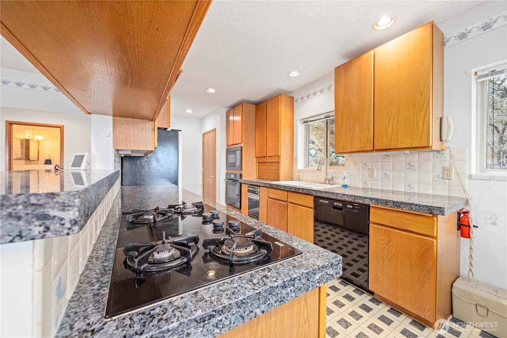 985 Guffy Road , Chelan, WA 98816