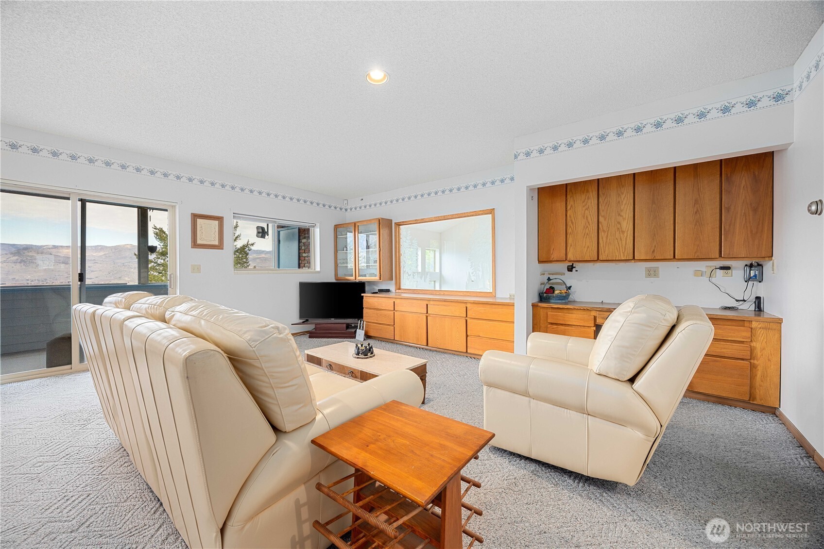 985 Guffy Road , Chelan, WA 98816