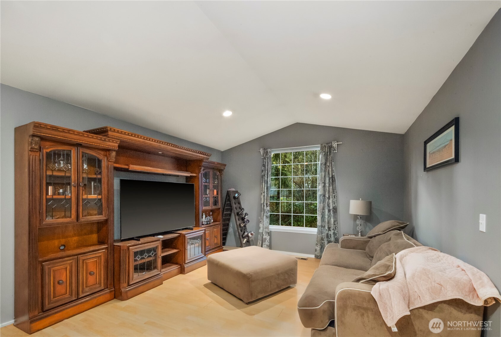 10405 Olympic Place , Anderson Island, WA 98303-8784