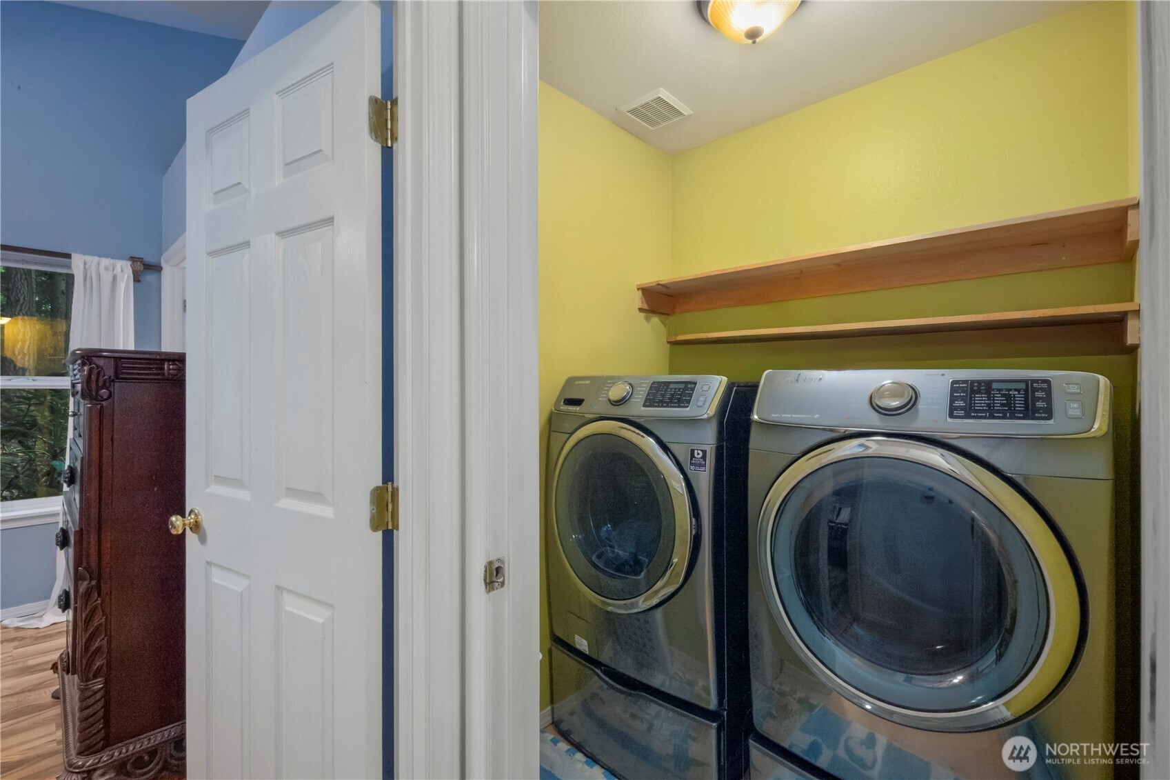 10405 Olympic Place , Anderson Island, WA 98303-8784