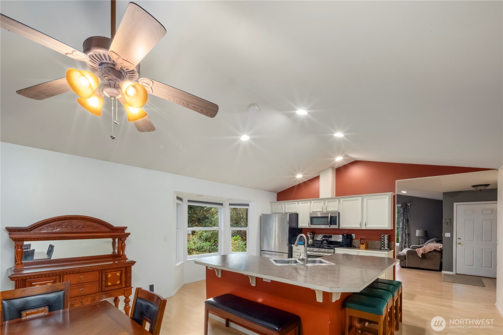 10405 Olympic Place , Anderson Island, WA 98303-8784