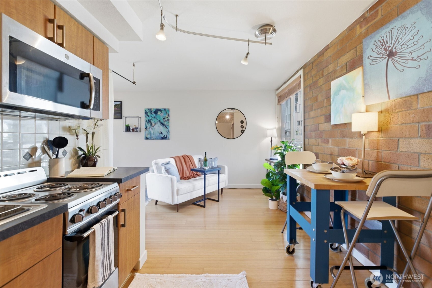 905 Cherry Street #306, Seattle, WA 98104