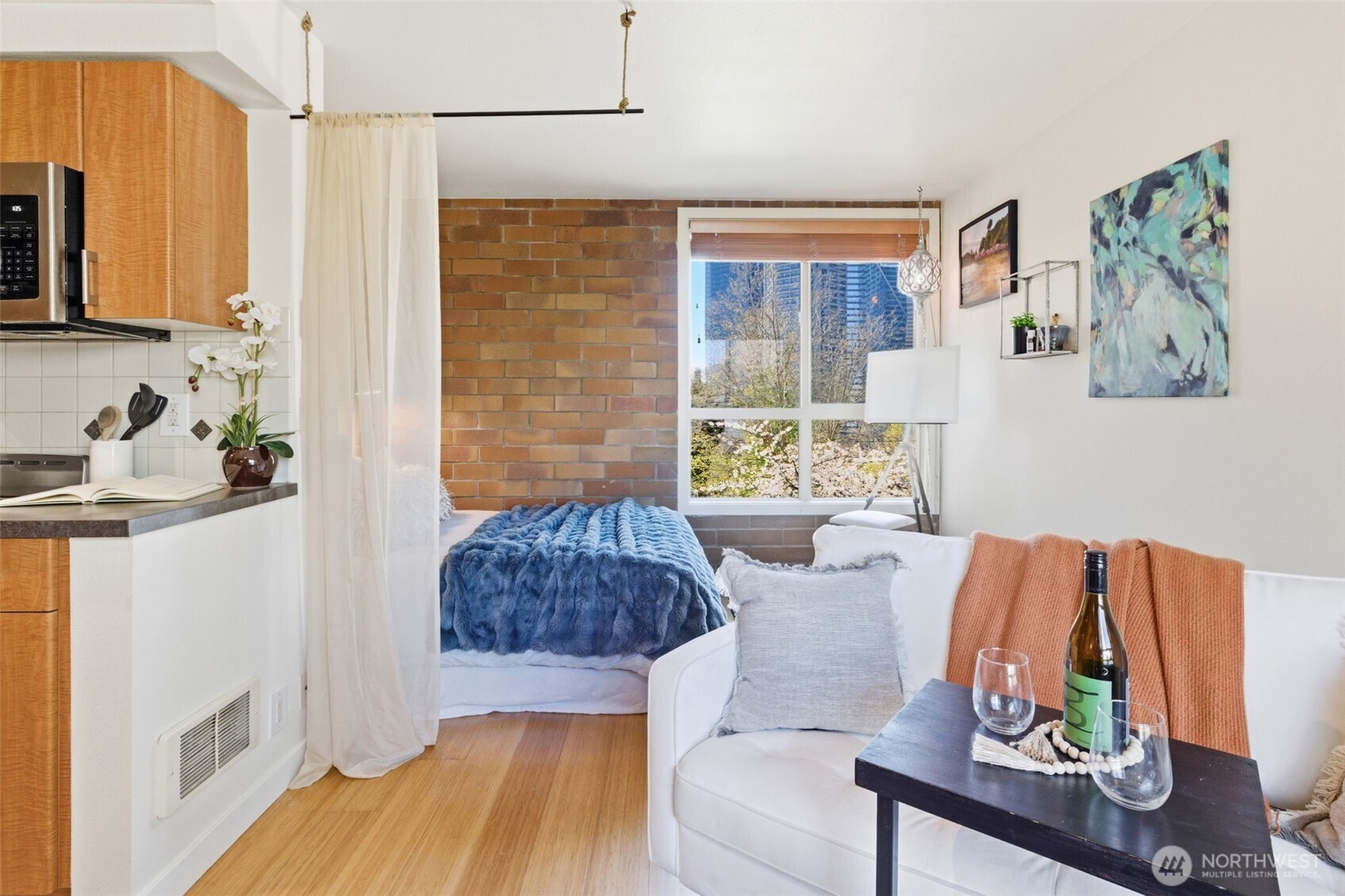 905 Cherry Street #306, Seattle, WA 98104