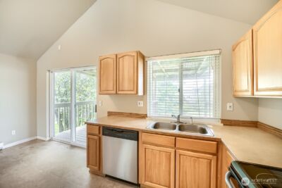 1701 S 87th Street , Tacoma, WA 98444 - Photo 10