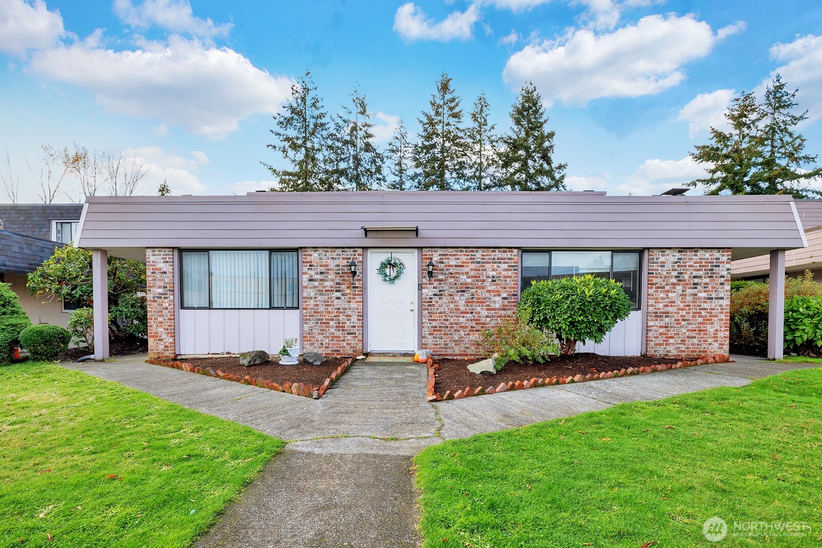 101 147th Ave SE , Bellevue, WA 98007