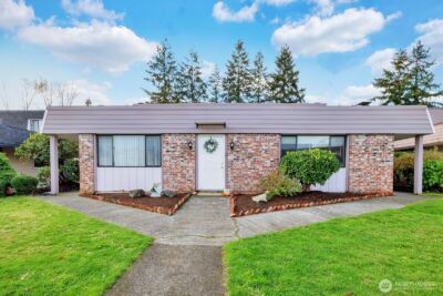 101 147th Ave SE , Bellevue, WA 98007