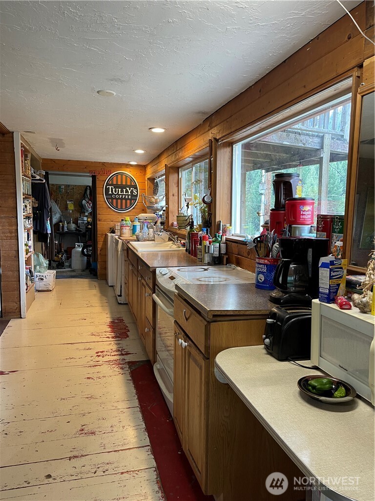 57 Slippery Hill Lane , Republic, WA 99166