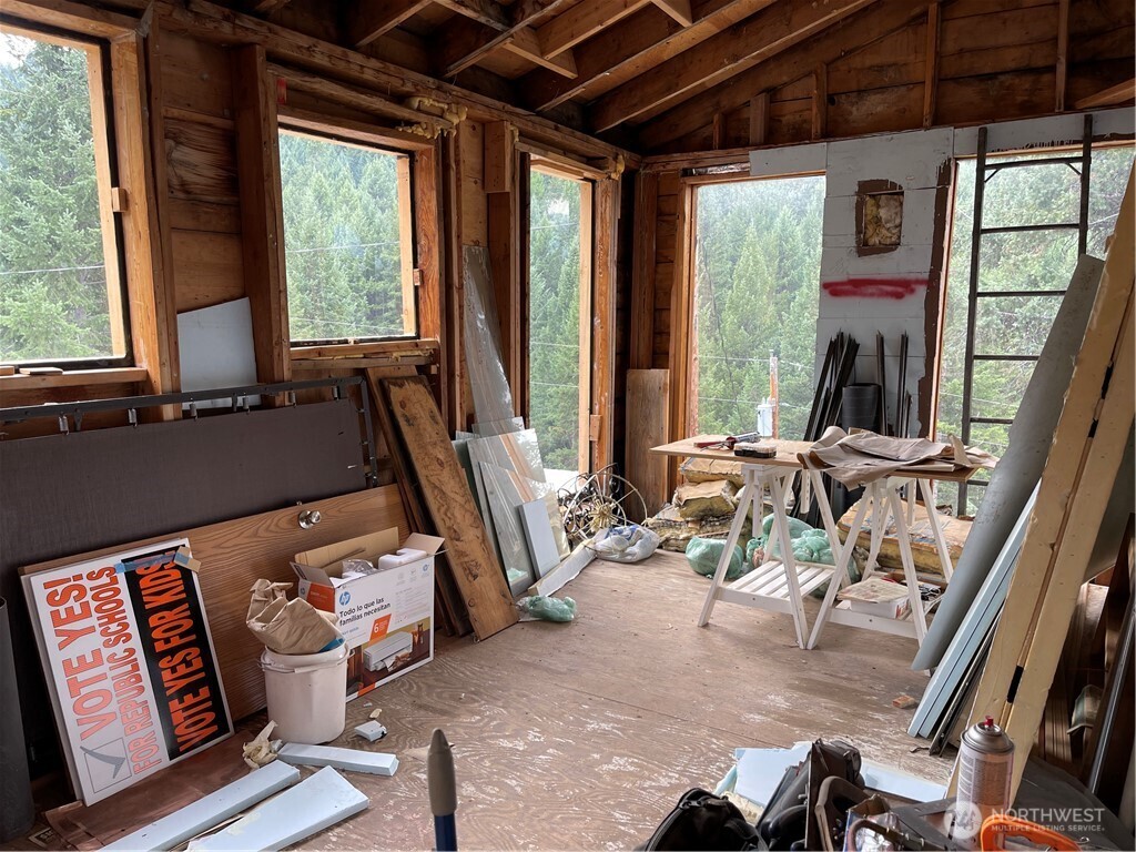 57 Slippery Hill Lane , Republic, WA 99166
