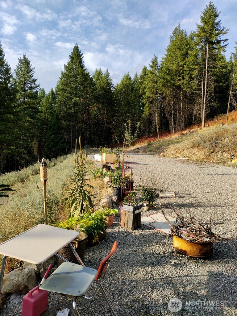 57 Slippery Hill Lane , Republic, WA 99166