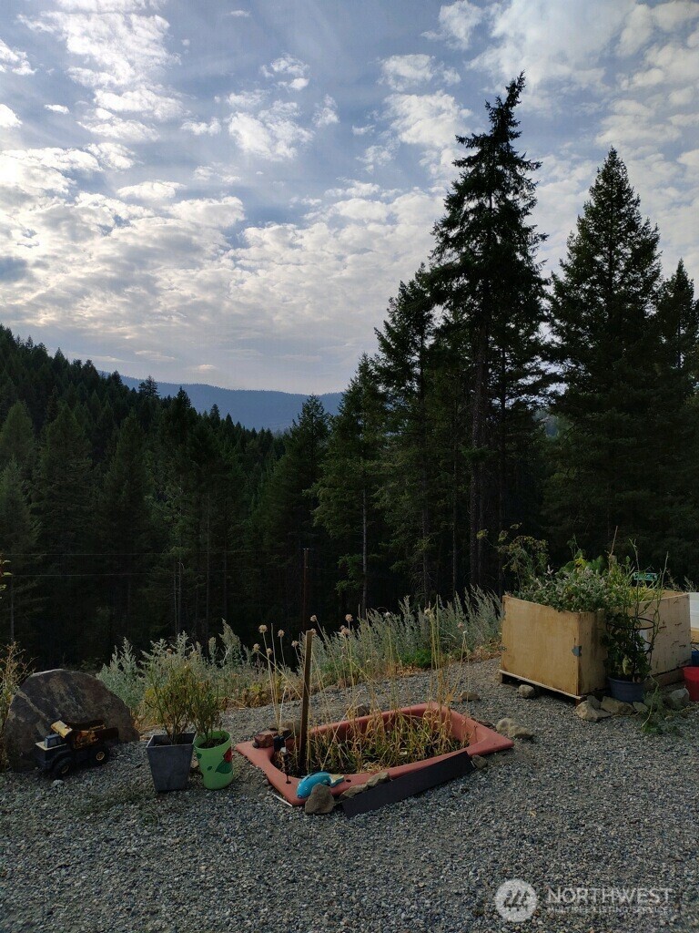 57 Slippery Hill Lane , Republic, WA 99166