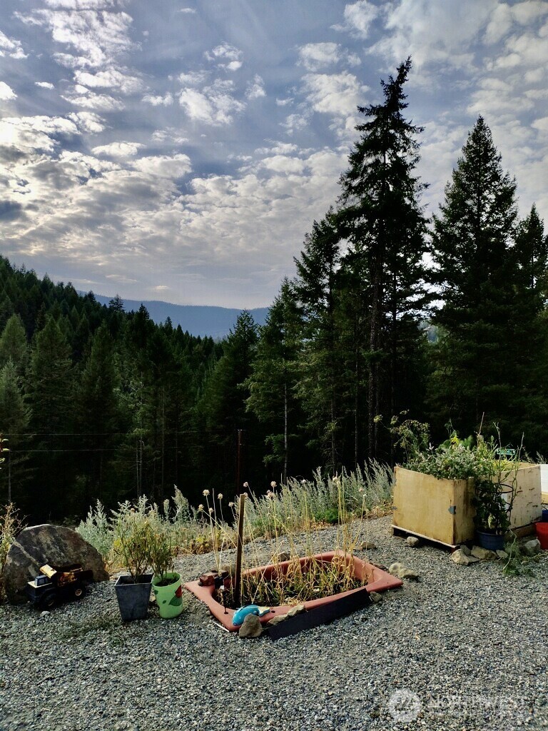 57 Slippery Hill Lane , Republic, WA 99166