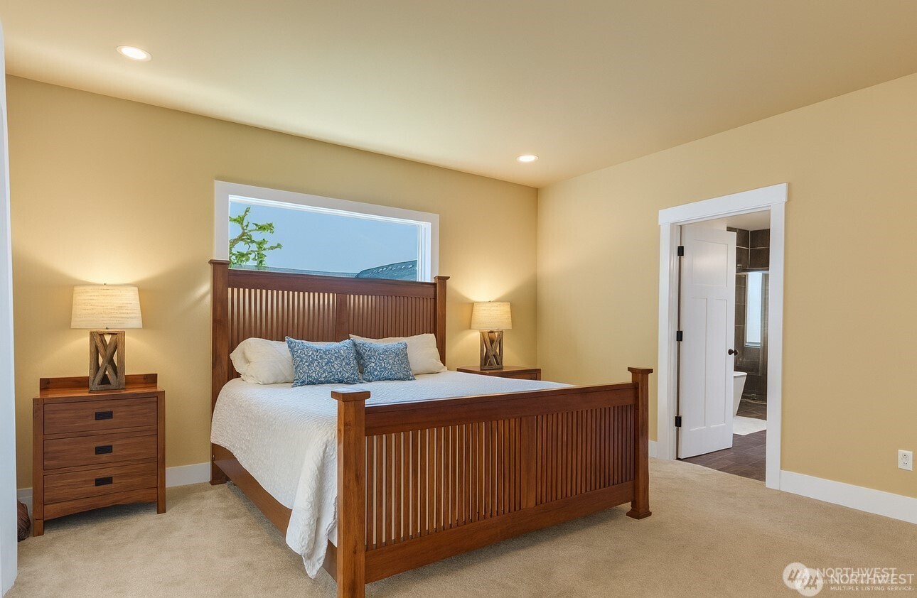 167 Mountain Crest Lane , Eatonville, WA 98328