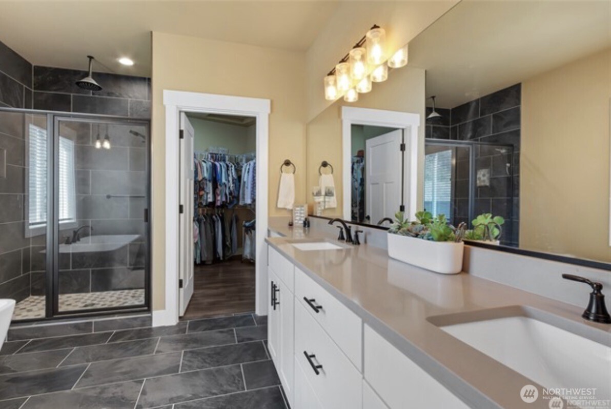 167 Mountain Crest Lane , Eatonville, WA 98328