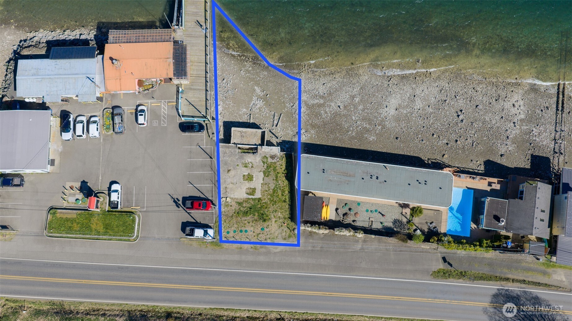 24050 N US Highway 101 , Hoodsport, WA 98548