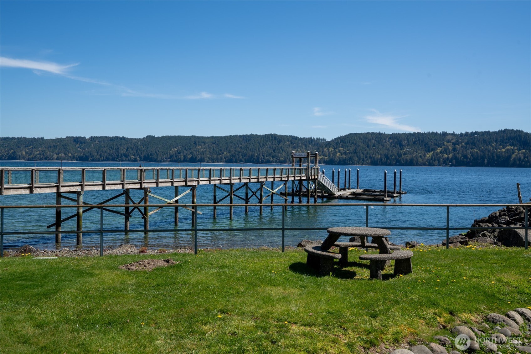 24050 N US Highway 101 , Hoodsport, WA 98548