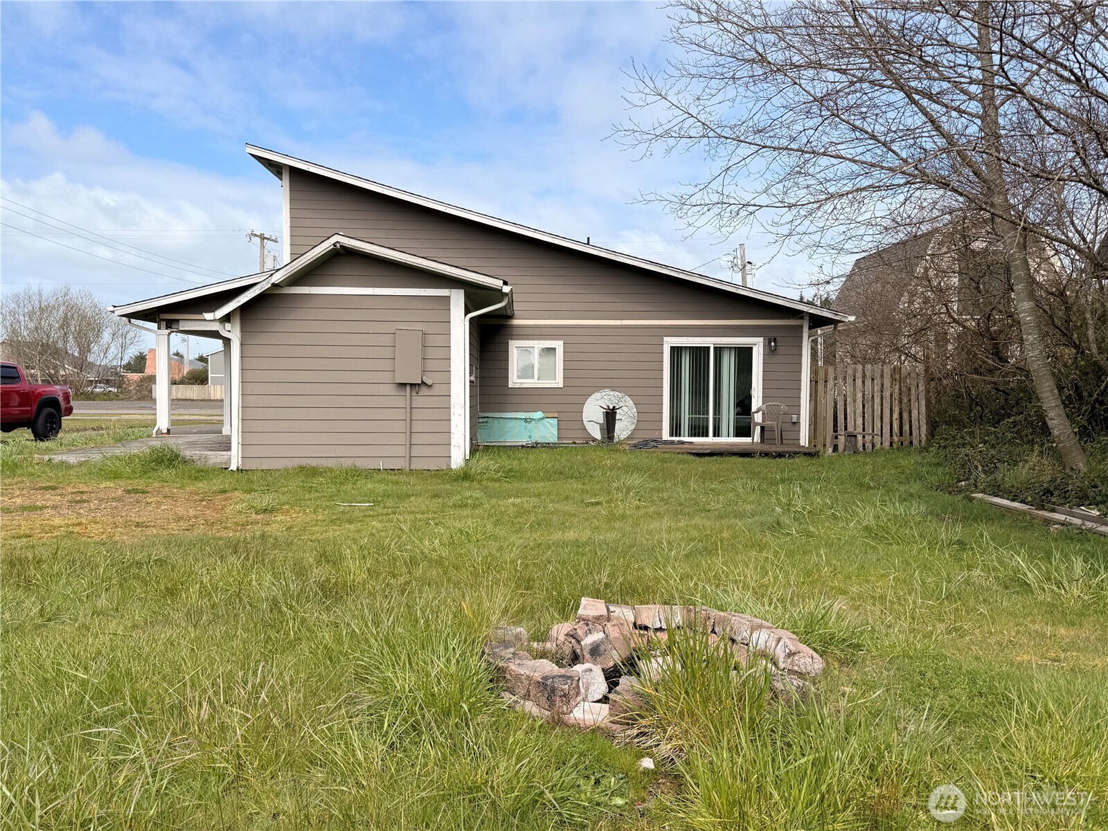 141 Barnacles Street NW, Ocean Shores, WA 98569