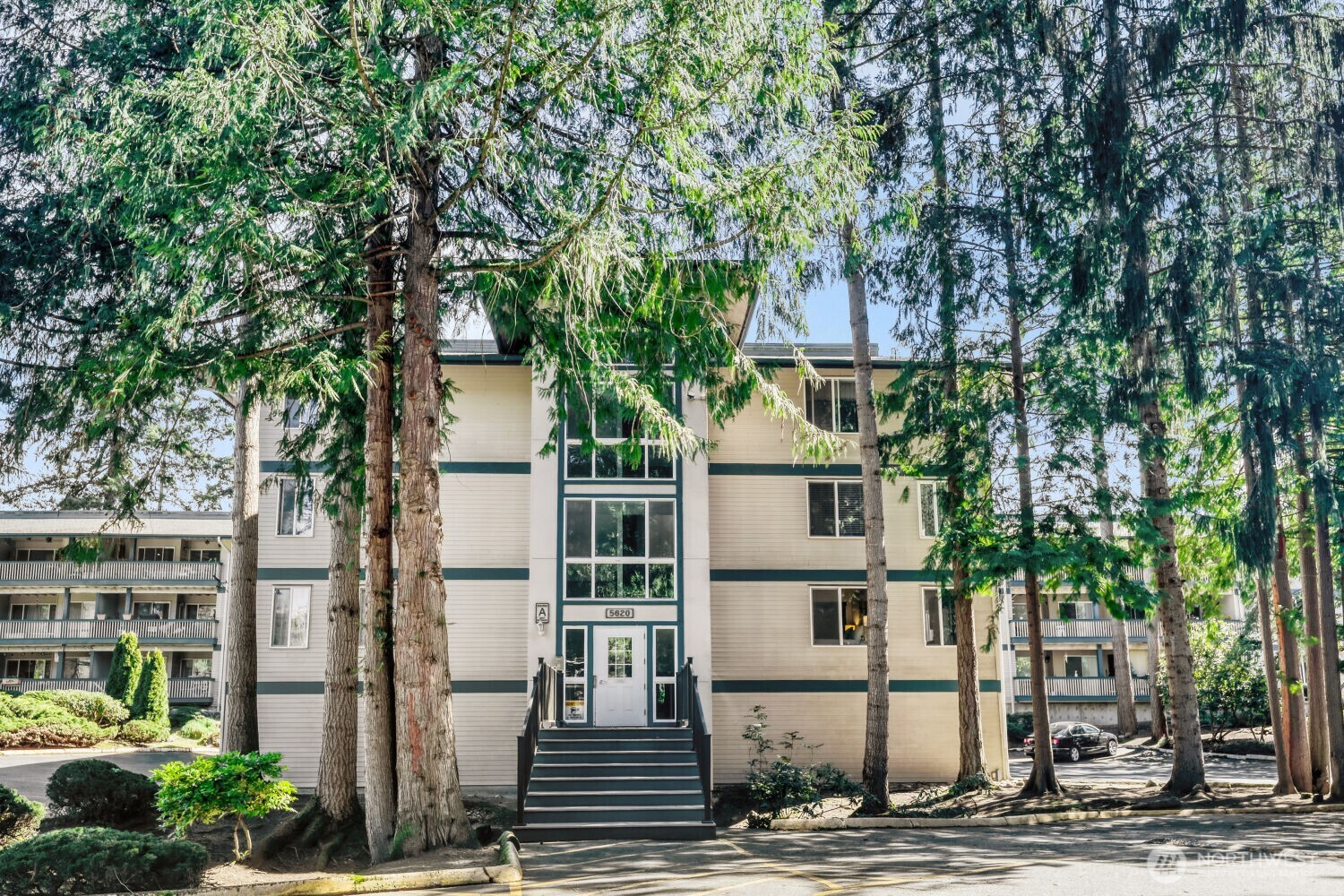 5620 5620 200th Street SW #A101, Lynnwood, WA 98036